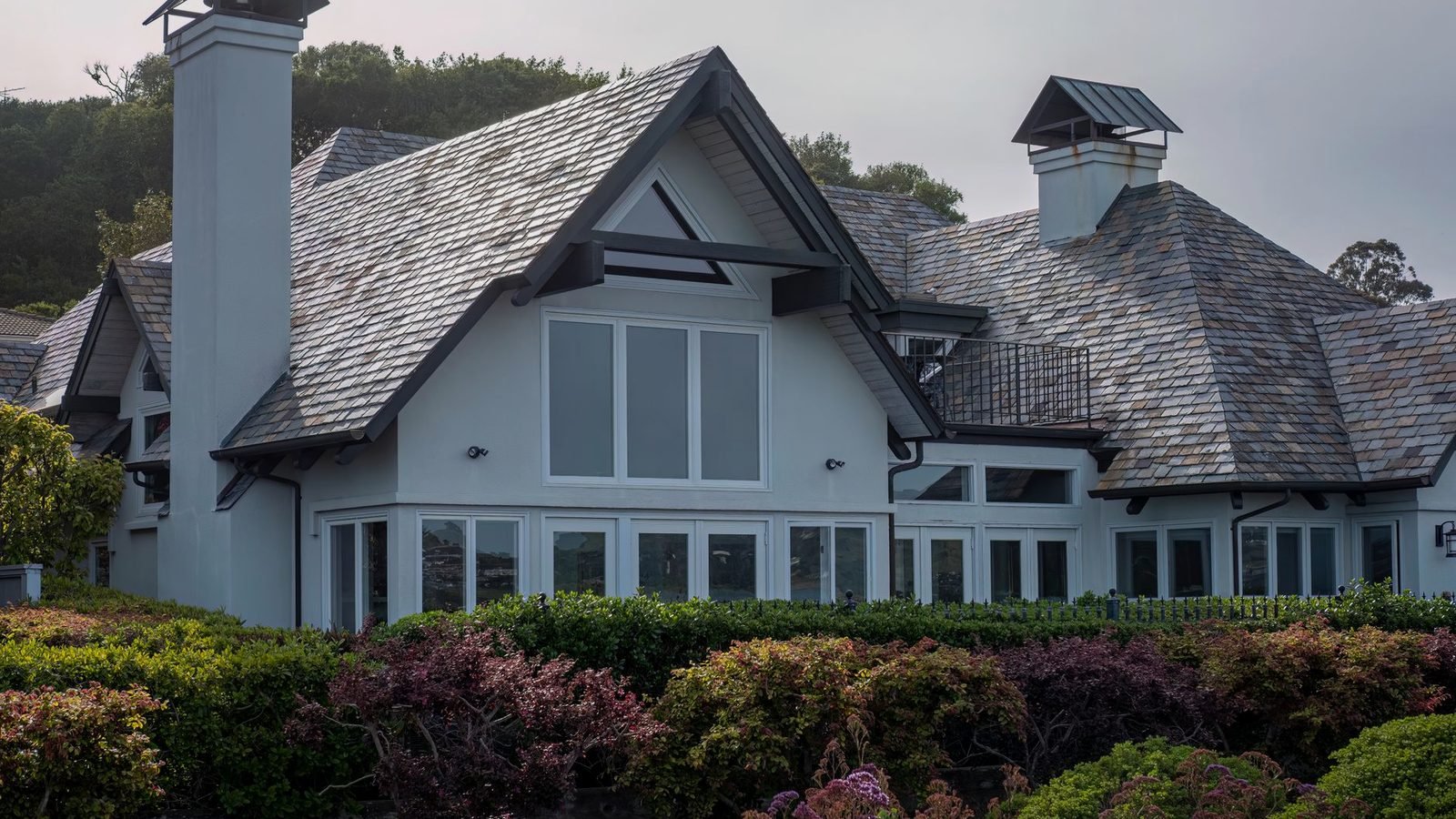 New asphalt shingle roof installed on a Northwest Arkansas home